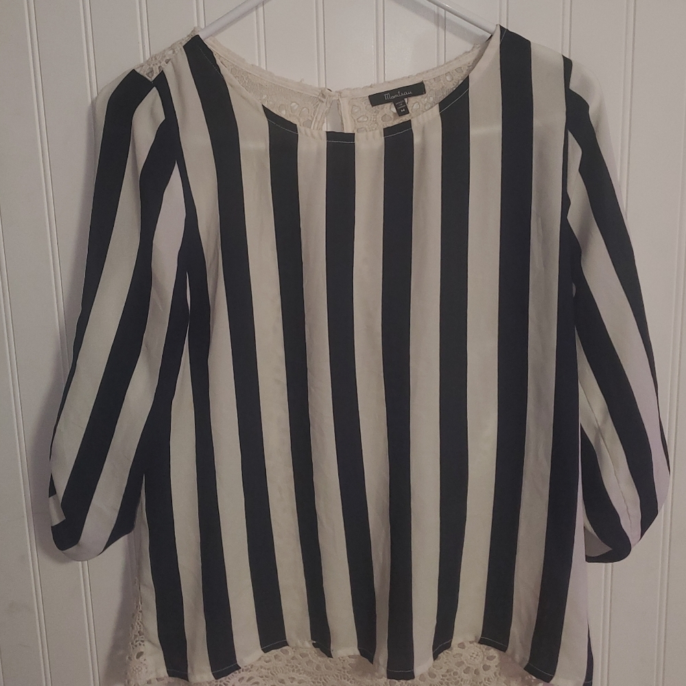 Elegant Monteau blouse, lace back Medium